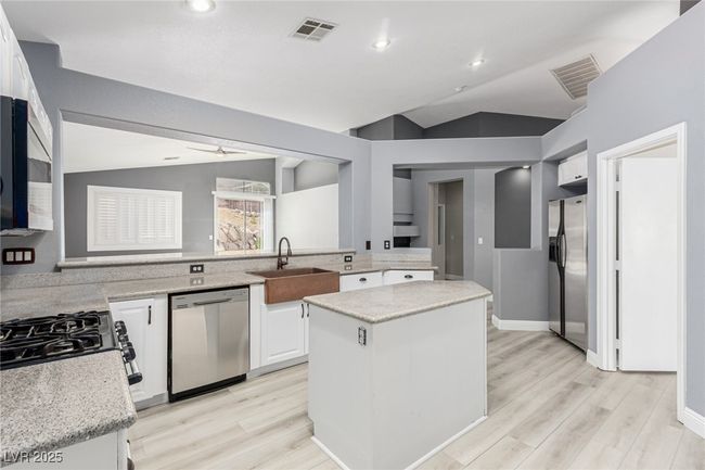 Kitchen | Image 13