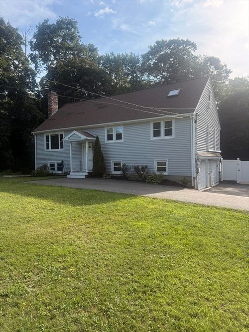 40 Poquanticut Ave, North Easton, MA, 02356-2600 | Card Image