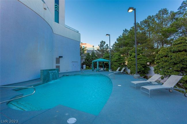 1201 - 360 E Desert Inn Rd, Condo with 2 bedrooms, 3 bathrooms and null parking in Las Vegas NV | Image 33