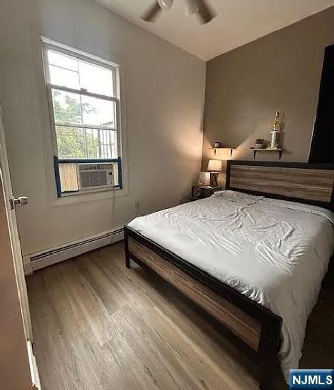 38 Rowland St, House attached with 3 bedrooms, 2 bathrooms and null parking in Newark NJ | Image 10