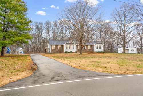 2025 Lock B Rd N, Clarksville, TN, 37043-8208 | Card Image