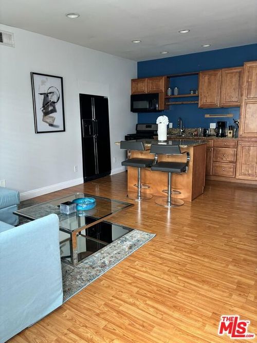 11601 Moorpark St, Toluca Lake, CA, 91602 | Card Image