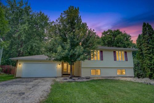 2727 Tami Trail, Fitchburg, WI, 53711 | Card Image