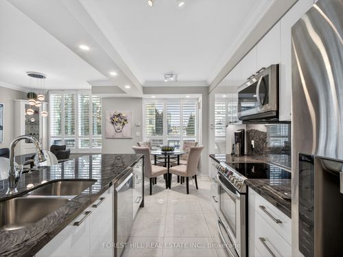 206-100 Promenade Cir, Thornhill, ON, L4J7W7 | Card Image