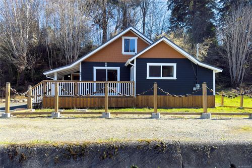 683 Green Rd, Quathiaski Cove, BC, V0P1N0 | Card Image