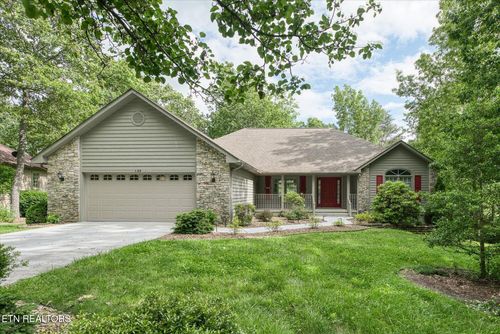 135 Stonewood Dr, Crossville, TN, 38558-6568 | Card Image