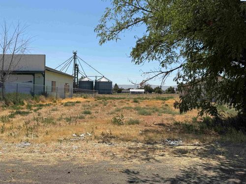 216 North St, Mabton, WA, 98935-6000 | Card Image