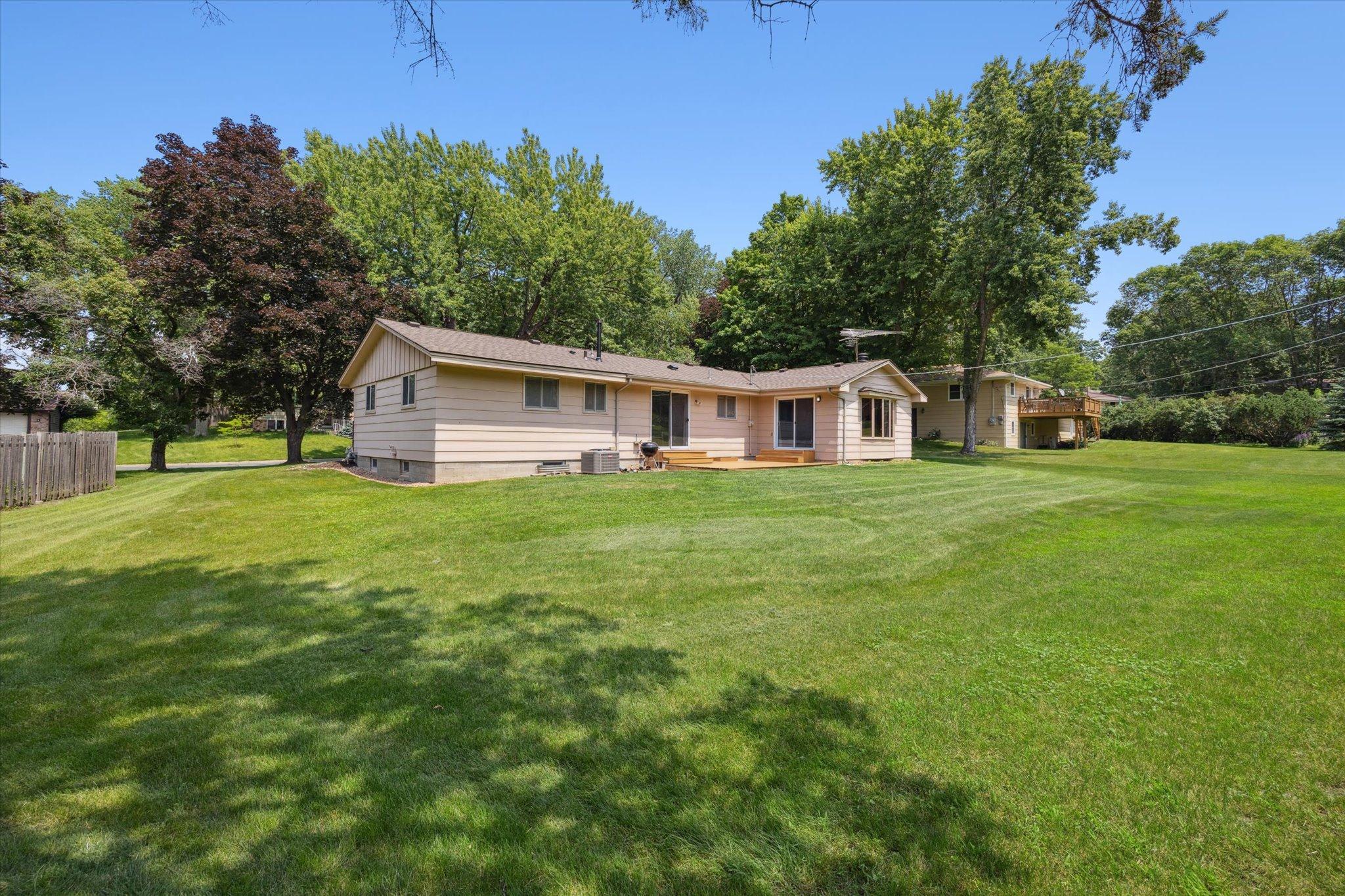 Harold Dr, Burnsville, MN 55337