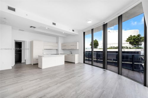 apt-4708-45 Sw 9th St, Miami, FL, 33130-3989 | Card Image