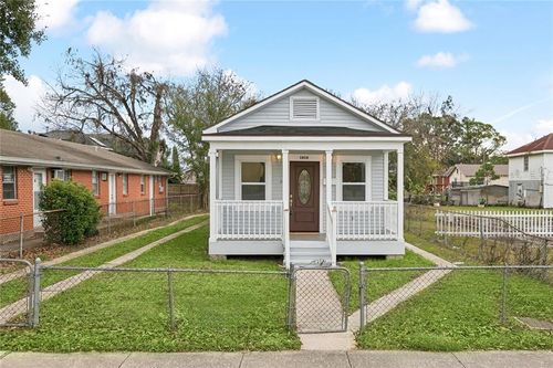 1614 Hancock St, Gretna, LA, 70053-3321 | Card Image