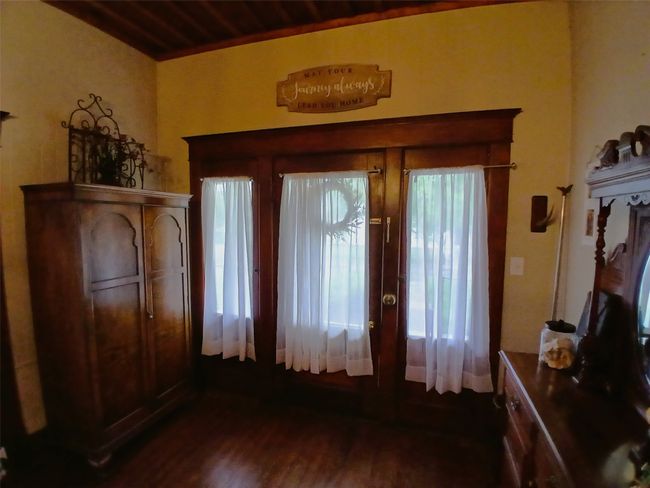 300 Nw 2 Nd St, House other with 2 bedrooms, 2 bathrooms and null parking in Hubbard TX | Image 10