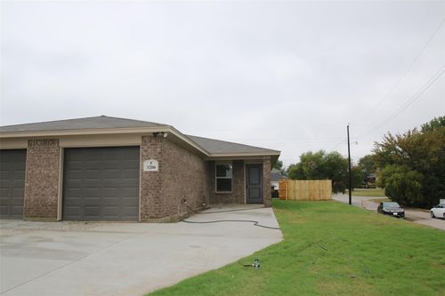 3200 Cherry Ln, Fort Worth, TX, 76116-5102 | Card Image