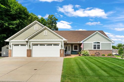 2390 Jennifer Ln, Shakopee, MN, 55379-4668 | Card Image