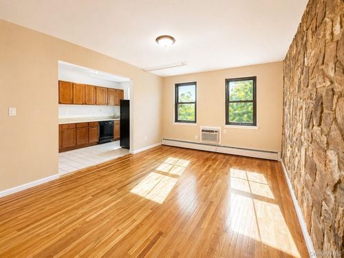 apt-2-189-37 37th Ave, Flushing, NY, 11358-2592 | Card Image