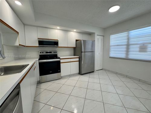 apt-304d-1151 Sw 128th Ter, Pembroke Pines, FL, 33027-4017 | Card Image