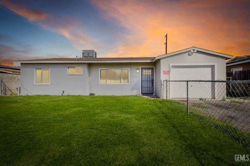 5000 Monterey St, Bakersfield, CA, 93306-5844 | Card Image