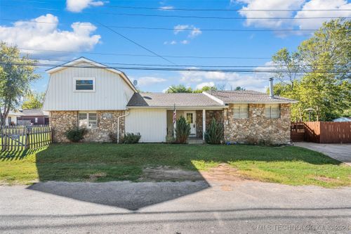 700 W Maple Avenue, Barnsdall, OK, 74002 | Card Image