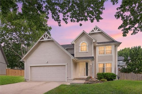 4927 Brockway St, Shawnee, KS, 66226-2339 | Card Image