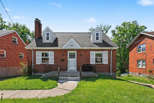 3825 Virginia Ct, Cincinnati, OH, 45248-3211 | Card Image