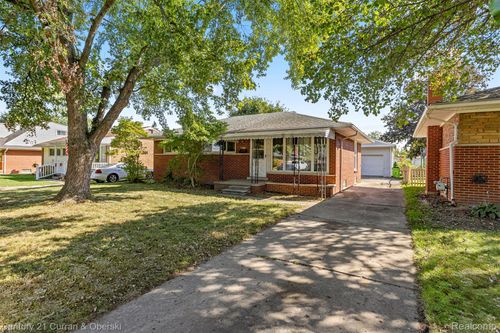 29483 Aspen Dr, Flat Rock, MI, 48134-1374 | Card Image