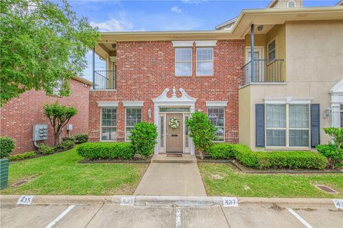 437 Forest Dr, College Station, TX, 77840-2078 | Card Image