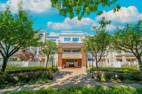 211-7117 Antrim Ave, Burnaby, BC, V5J5K1 | Card Image