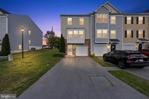159 Natural Way, MARTINSBURG, WV, 25404-3784 | Card Image
