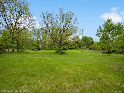 3930 Harris Ln, West Bloomfield, MI, 48323-2740 | Card Image
