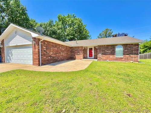 1943 Green Meadows, McAlester, OK, 74501 | Card Image