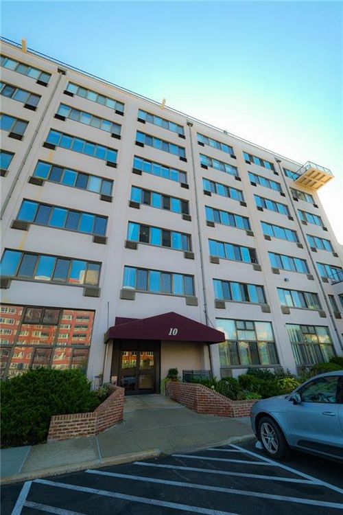 apt-4i-10 Bay Street Lndg, Staten Island, NY, 10301-2531 | Card Image