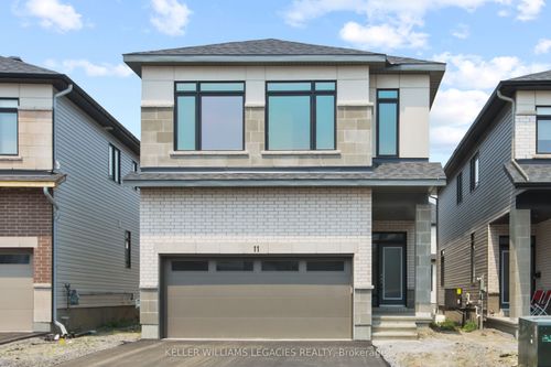 11 Mendoza Way, Ottawa, ON, K2S2S6 | Card Image