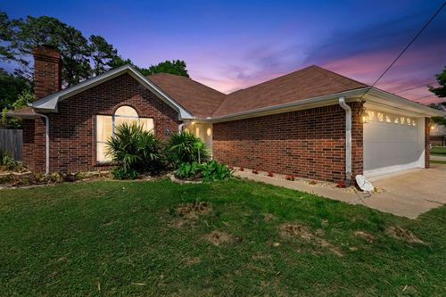 209 Cheyenne Run, Hallsville, TX, 75650-5016 | Card Image