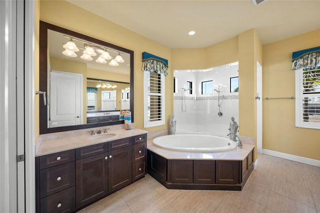 Master Bathroom | Image 20