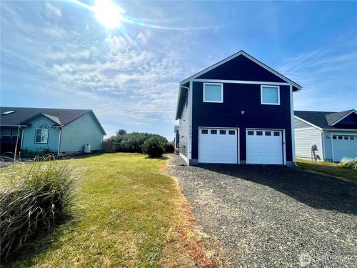1143 Greenview Ave Sw, Ocean Shores, WA, 98569-9429 | Card Image