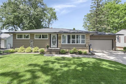 22720 Sycamore Dr, Fairview Park, OH, 44126-2946 | Card Image