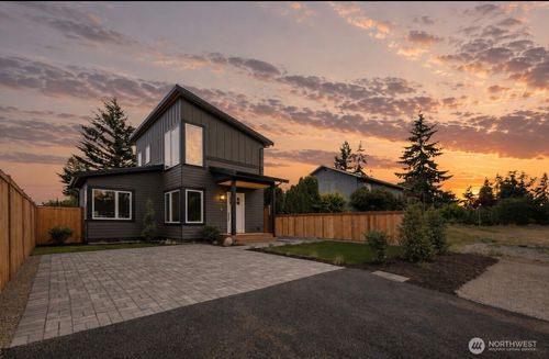 15701 117th Ave Se, Renton, WA, 98058-4670 | Card Image