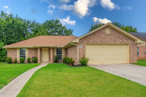 605 N Avenue D, Springtown, TX, 76082-2213 | Card Image