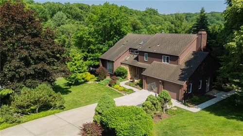 404 Pine Villa Dr, Gibsonia, PA, 15044-7440 | Card Image