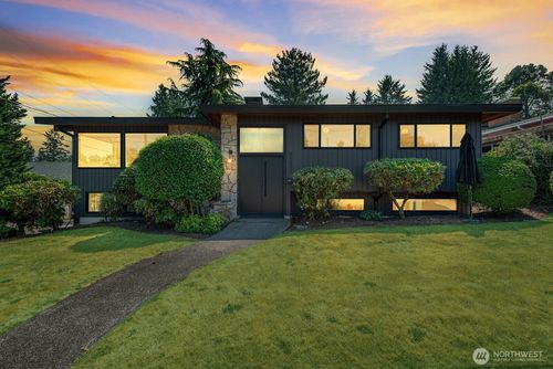 5231 S Othello St, Seattle, WA, 98118-4236 | Card Image