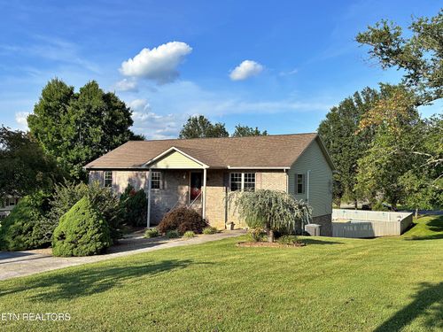 215 Courtney Cir, Cumberland Gap, TN, 37724-4264 | Card Image
