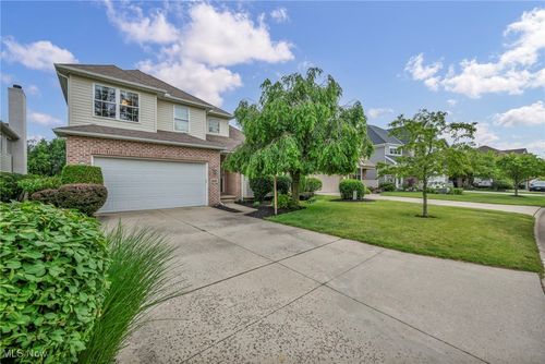 34062 Crown Colony Dr, Avon, OH, 44011-3754 | Card Image