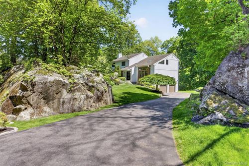 8 Amalfi Dr, Cortlandt Mnr, NY, 10567-7014 | Card Image