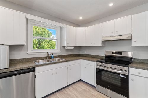 37 Mountain View Blvd, South Burlington, VT, 05403-5827 | Card Image