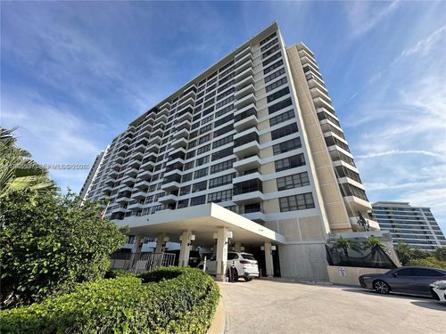 apt-212-600 Three Islands Blvd, Hallandale Beach, FL, 33009-3862 | Card Image