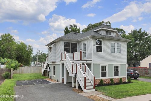 28 Evergreen Pl, Keansburg, NJ, 07734-1811 | Card Image