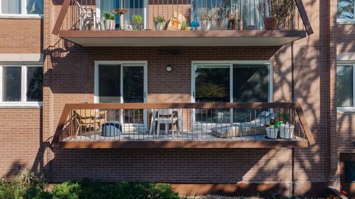 apt-208-8000 W Foster Ln, Niles, IL, 60714-1163 | Card Image