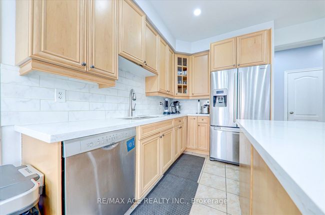82 Warnford Cir, House other with 7 bedrooms, 5 bathrooms and 4 parking in Ajax ON | Image 13