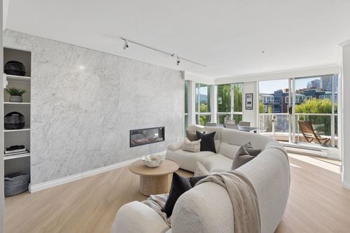 301-1502 Island Park Walk, Vancouver, BC, V6H3Z8 | Card Image