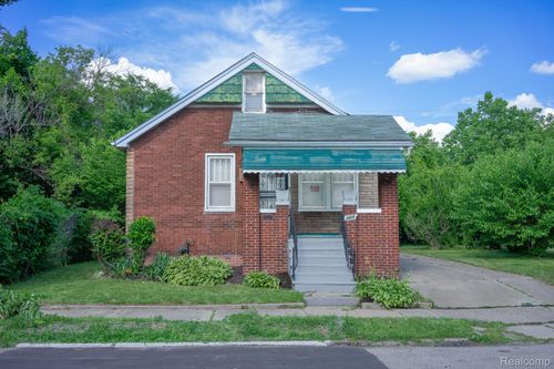 5672 Saint Clair St, Detroit, MI, 48213-3349 | Card Image
