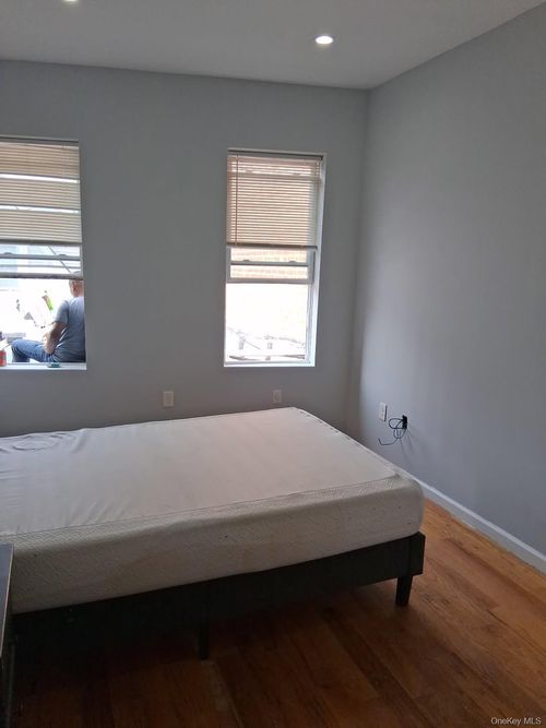 214 Jamaica Ave, Queens Village, NY, 11428-1734 | Card Image
